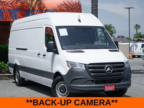 Used 2024 Mercedes-Benz Sprinter 2500 w/ Acoustic Package image 2