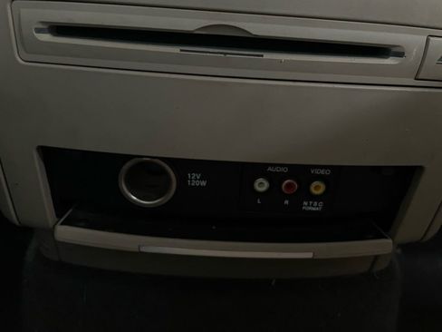 Used 2012 Hyundai Veracruz Limited w/ Entertainment Pkg image 31