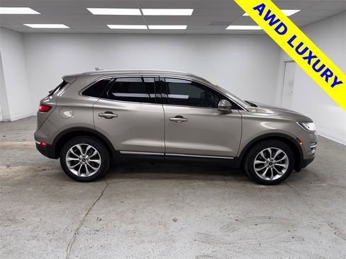 Used 2018 Lincoln MKC Select w/ Select Plus Package image 4