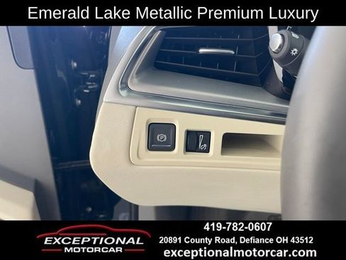 Used 2025 Cadillac XT5 Premium Luxury AWD/4WD image 36