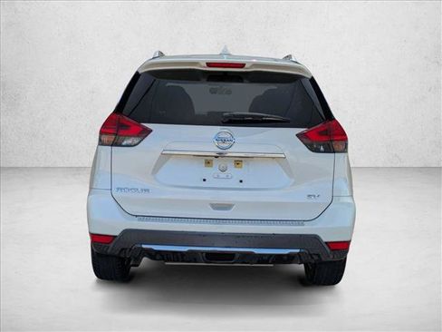 Used 2017 Nissan Rogue SV FWD image 6