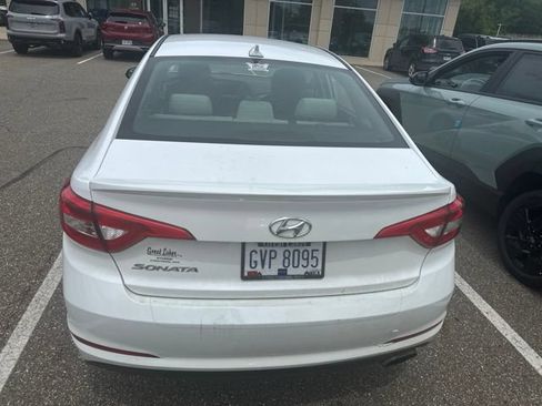 Used 2016 Hyundai Sonata SE w/ Cargo Package FWD image 4