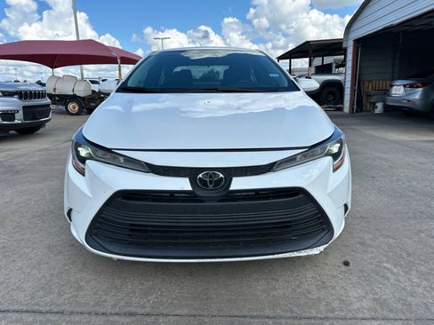 Used 2024 Toyota Corolla LE FWD image 2