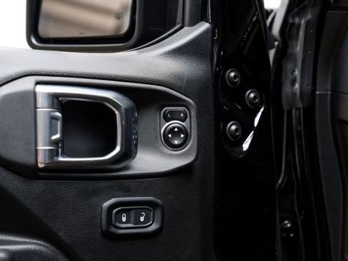 Used 2024 Jeep Wrangler Unlimited Rubicon w/ Technology Group AWD/4WD image 60