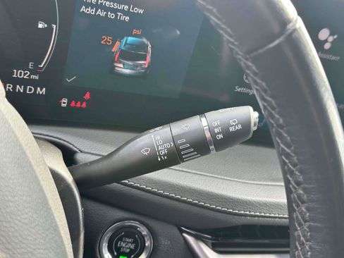 Used 2024 Cadillac XT4 Premium Luxury image 25