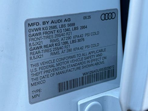 Used 2025 Audi SQ5 Premium Plus w/ Premium Plus Package image 78