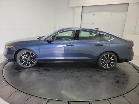 Used 2023 Honda Accord Touring image 5