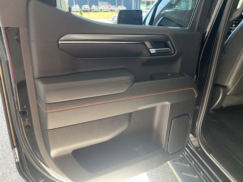 Used 2024 GMC Sierra 1500 AT4 w/ Technology Package image 30