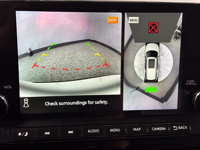 Used 2024 Nissan Pathfinder SL AWD/4WD image 5