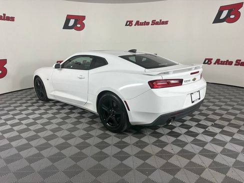 Used 2018 Chevrolet Camaro LT RWD image 4