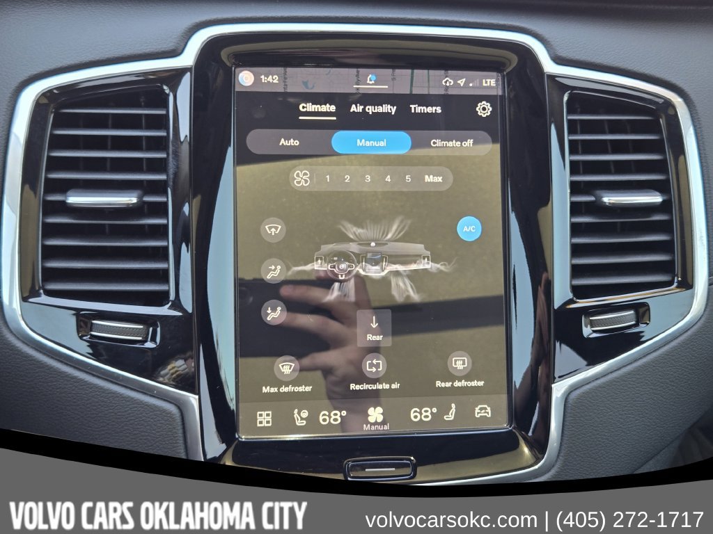 Certified 2024 Volvo XC90 T8 Ultimate w/ Lounge Package AWD/4WD image 15