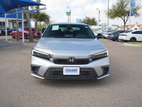 Used 2023 Honda Civic Sport image 2