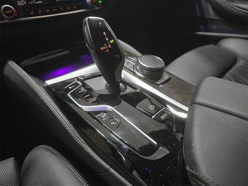 Used 2023 BMW 530e w/ M Sport Package image 24