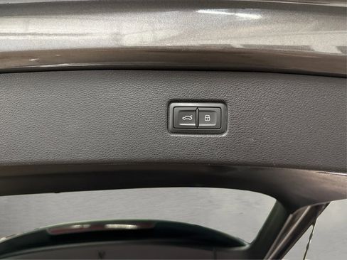 Used 2018 Audi Q7 3.0T Prestige w/ Prestige Package image 21