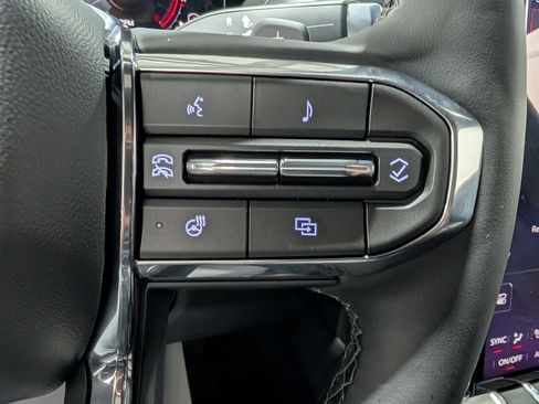 Used 2026 GMC Yukon Denali w/ Sun & Power Step Package AWD/4WD image 22