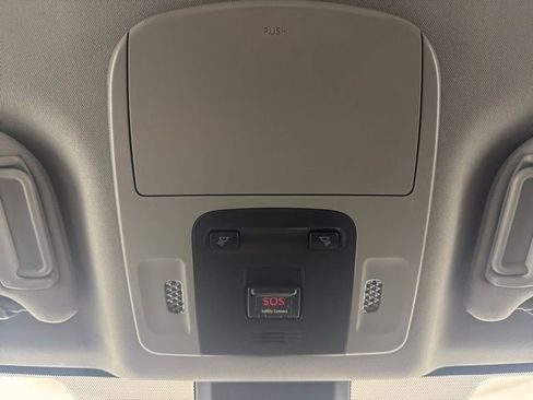 Used 2019 Toyota Camry LE image 13