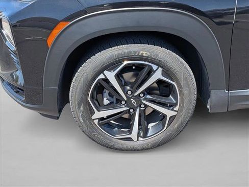 Used 2021 Chevrolet TrailBlazer RS w/ Technology Package FWD image 14