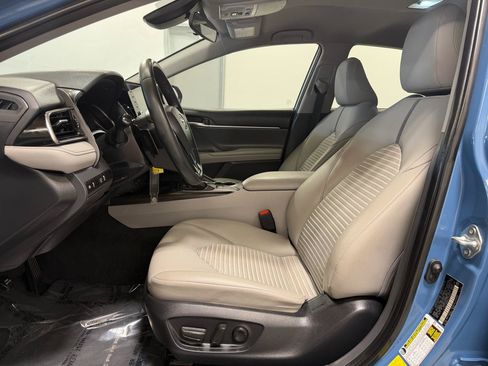 Used 2023 Toyota Camry SE FWD image 11