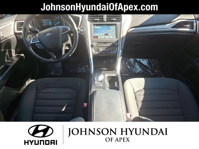 Used 2018 Ford Fusion SE w/ Fusion SE Technology Package FWD image 11