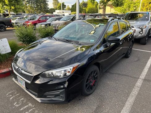 Used 2018 Subaru Impreza 2.0i Premium w/ Popular Package #2 AWD/4WD image 2