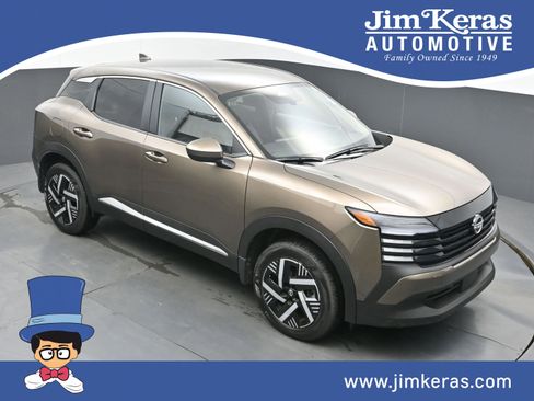 Certified 2025 Nissan Kicks SV image 1