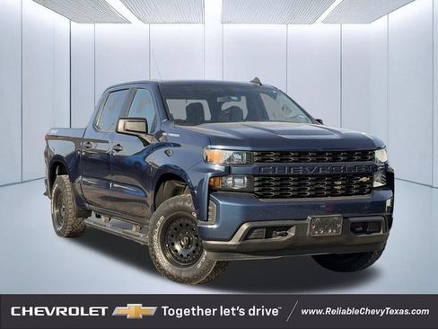 Used 2020 Chevrolet Silverado 1500 Custom w/ Custom Value Package AWD/4WD image 1