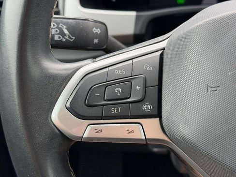 Used 2022 Volkswagen Atlas SE w/ Panoramic Sunroof Package FWD image 18