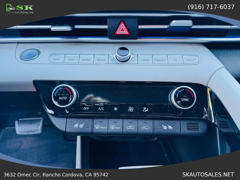 Used 2023 Hyundai Elantra Limited FWD image 19