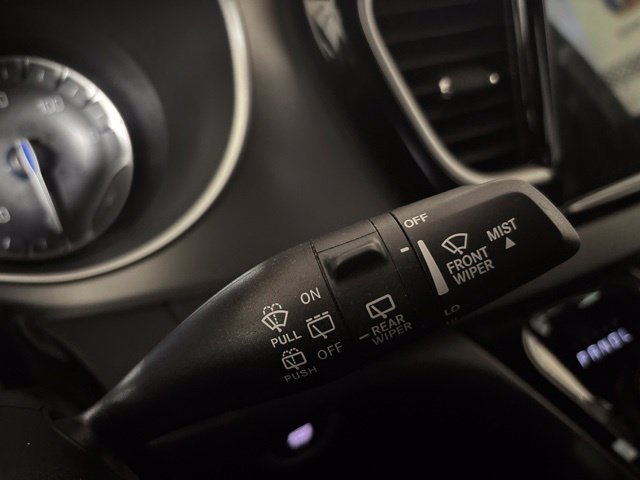 Used 2025 Chrysler Pacifica Select FWD image 30