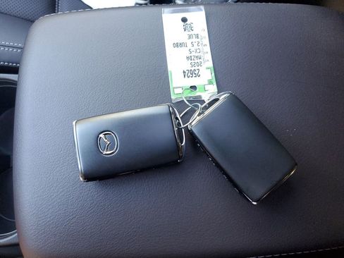 New 2025 MAZDA CX-5 Signature image 29