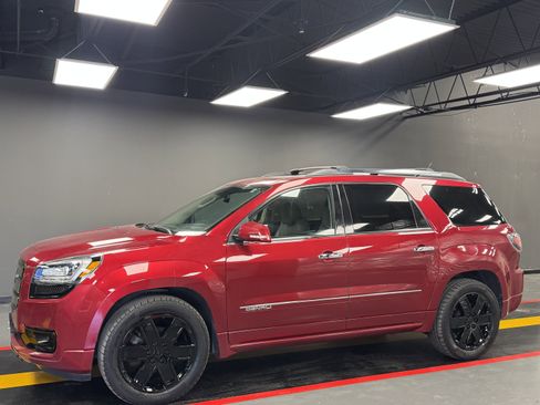Used 2013 GMC Acadia Denali image 2