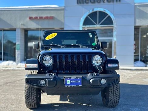 Used 2021 Jeep Wrangler Unlimited Sahara image 9