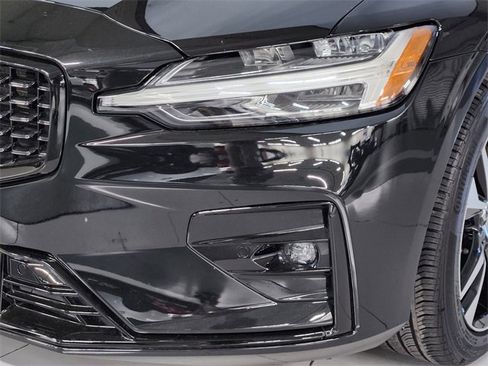 Used 2024 Volvo S60 B5 Core image 12