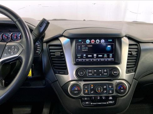 Used 2019 Chevrolet Suburban LS image 4