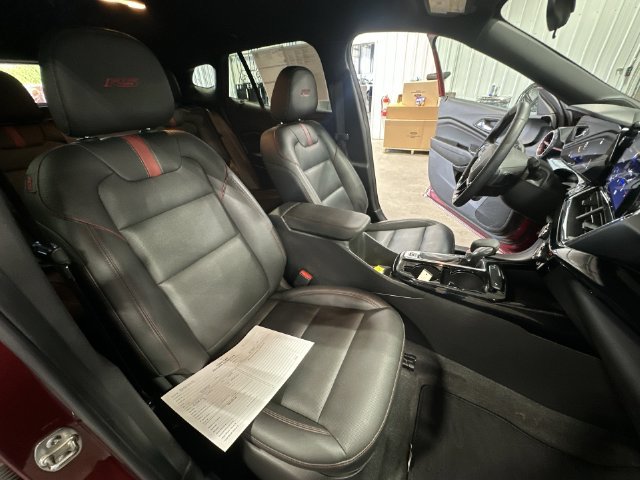 Used 2025 Chevrolet Trax RS FWD image 32