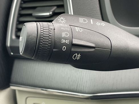 Used 2020 Volvo XC90 T5 Momentum w/ Protection Package Premier image 25