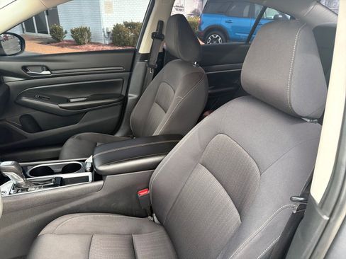 Used 2024 Nissan Altima 2.5 SV image 11