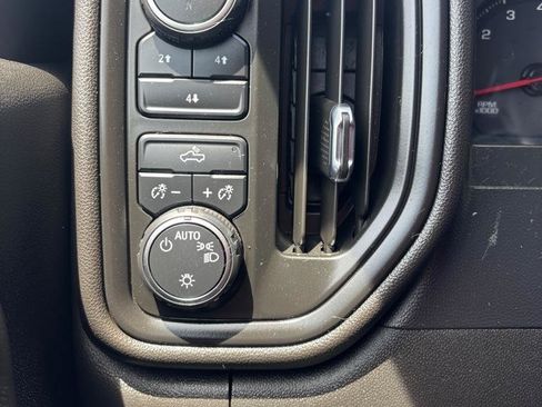 Used 2022 Chevrolet Silverado 2500 Custom w/ Custom Convenience Package AWD/4WD image 18