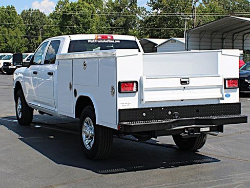 Used 2026 RAM 2500 Tradesman w/ Chrome Appearance Group AWD/4WD image 4