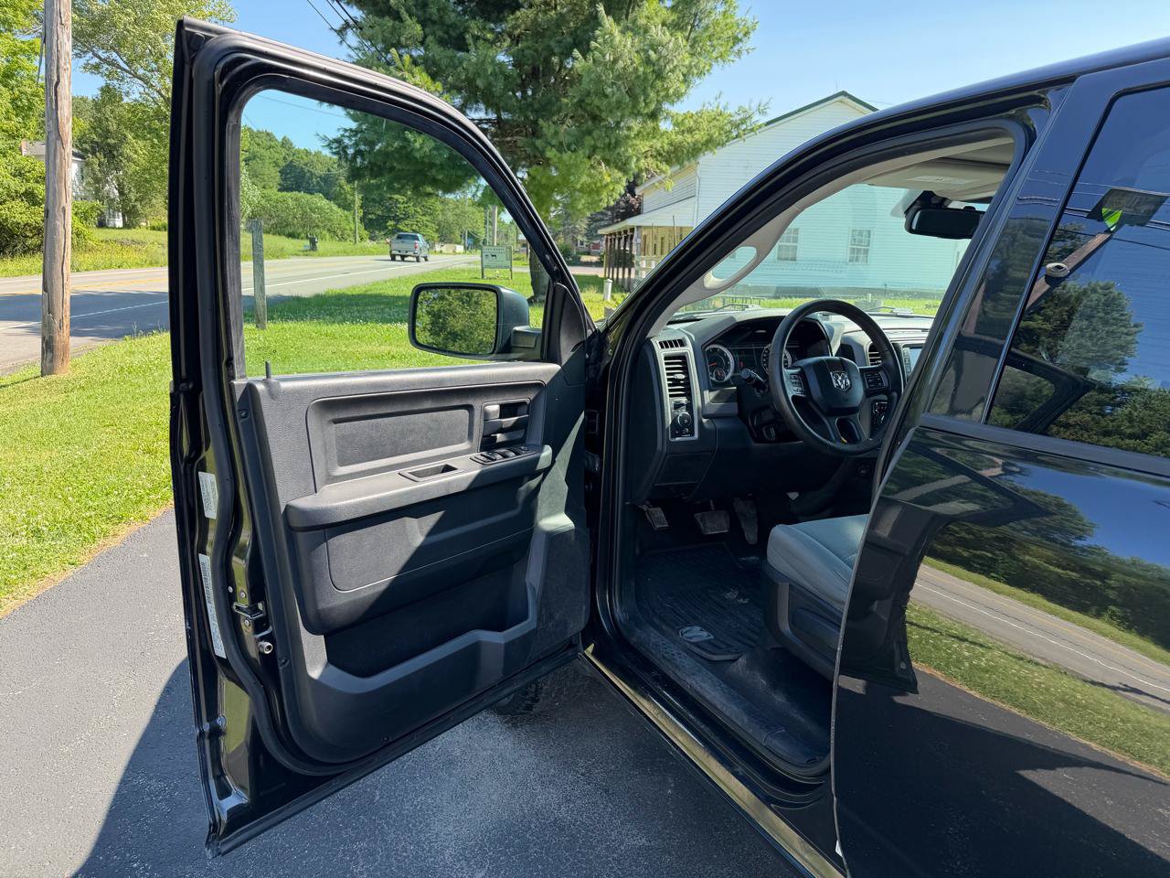 Used 2016 RAM 1500 Express w/ Black Ram 1500 Express Group AWD/4WD image 20