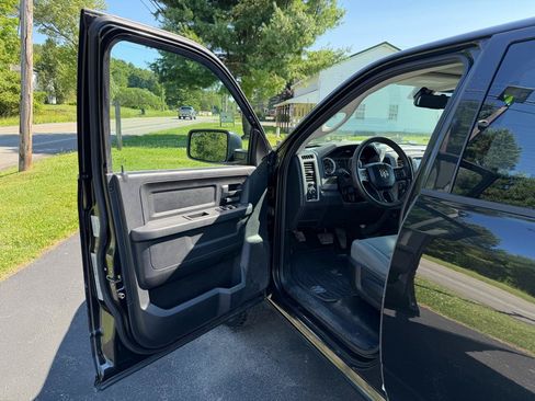 Used 2016 RAM 1500 Express w/ Black Ram 1500 Express Group AWD/4WD image 20