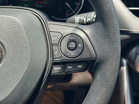 Used 2025 Toyota RAV4 XLE w/ Convenience Package FWD image 37