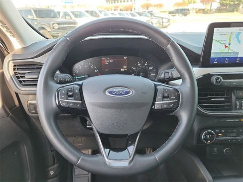 Used 2021 Ford Escape SE w/ SE Sport Appearance Package image 19