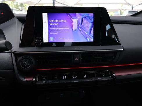 Certified 2024 Toyota Prius Prime FWD image 40