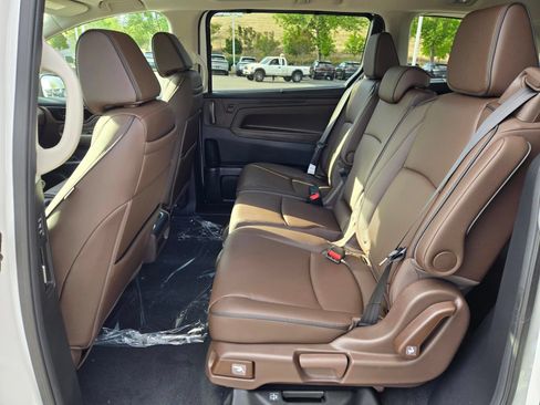 New 2026 Honda Odyssey Touring image 10