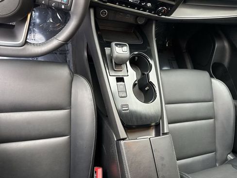 Used 2023 Nissan Rogue SV w/ SV Premium B Package image 23