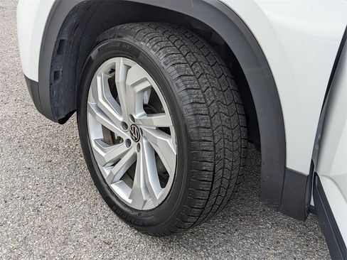 Certified 2022 Volkswagen Atlas SE image 37