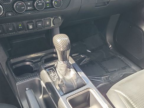 Used 2020 Toyota Tacoma Limited AWD/4WD image 15