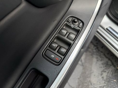 Used 2016 Volvo V60 T5 Cross Country Platinum image 25