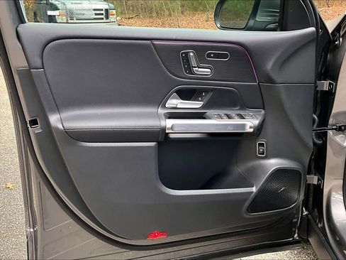 New 2026 Mercedes-Benz GLB 250 4MATIC image 12